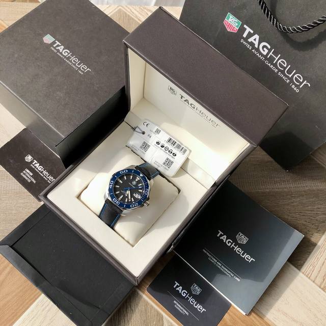 新款高颜值有货，林书豪Original Tagheuer,泰格豪雅竞潜系列专柜16500。 中号~41Mm表径，蓝宝石镜面，超强夜光指针，原装瑞士机芯，支持拆机