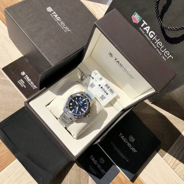 硬货，Original Tagheuer,泰格豪雅竞潜系列机械表，专柜2W。 大号~43Mm表径，蓝宝石镜面，超强夜光指针，原装瑞士机芯，支持拆机验货，硬汉风格