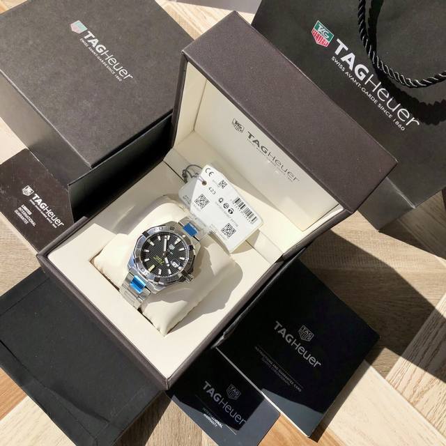 硬货，Original Tagheuer,泰格豪雅竞潜系列机械表，专柜2W。 大号~43Mm表径，蓝宝石镜面，超强夜光指针，原装瑞士机芯，支持拆机验货，硬汉风格