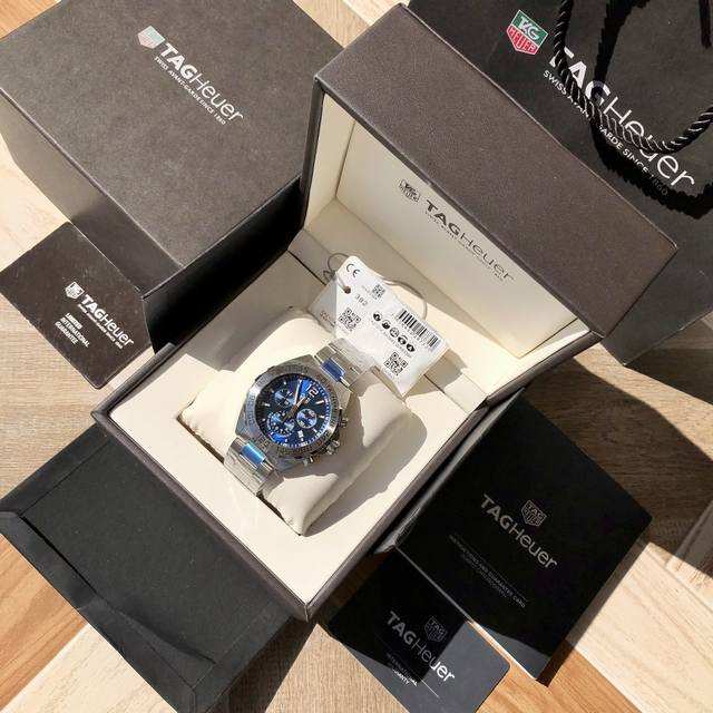 Original Tagheuer 泰格豪雅F1系列石英男士腕表 原单货！六针计时带日历！瑞士原装机芯！精钢表壳，蓝宝石玻璃！专柜售价一万多！～43Mm表径！配 - 点击图像关闭