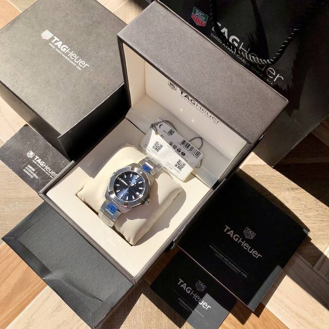 新款硬货，Original Tagheuer,泰格豪雅竞潜系列 男表。 ~41Mm表径，蓝宝石镜面，超强夜光指针，原装Swiss Ronda石英机芯，支持拆机验