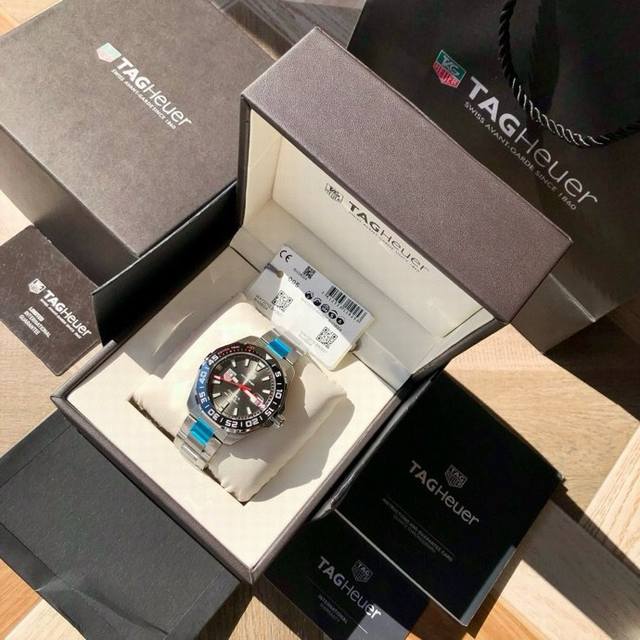 美国冰球特别版，硬货。Original Tagheuer,泰格豪雅竞潜系列机械表，专柜16500+。 ~43Mm表径，蓝宝石镜面，超强夜光指针，原装机芯，支持拆