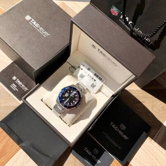 新款硬货，Original Tagheuer,泰格豪雅竞潜系列 男表。 ~43Mm表径，蓝宝石镜面，超强夜光指针，原装Swiss Ronda石英机芯，支持拆机验