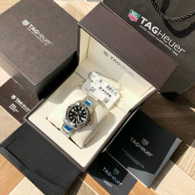 硬货，Original Tagheuer,泰格豪雅竞潜系列机械表，专柜16500。 中号~41Mm表径，蓝宝石镜面，日历处凸透放大，超强夜光指针，原装瑞士机芯，