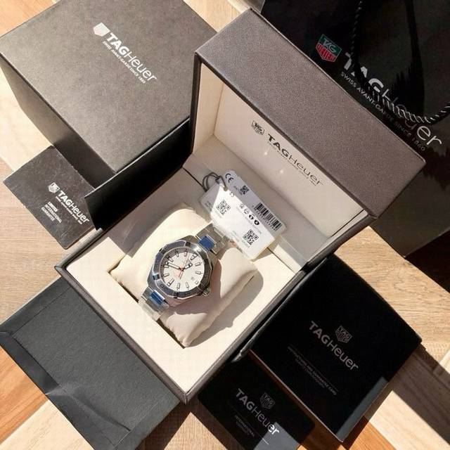 新款硬货，Original Tagheuer,泰格豪雅竞潜系列 男表。 ~41Mm表径，蓝宝石镜面，超强夜光指针，原装Swiss Ronda石英机芯，支持拆机验 - 点击图像关闭