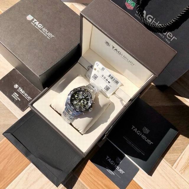 爆款回货，Original Tagheuer,泰格豪雅F1系列 喜拿纪念石英表，专柜1万+。 ~43Mm表径，蓝宝石镜面，超强夜光指针，原装机芯，支持拆机验货，