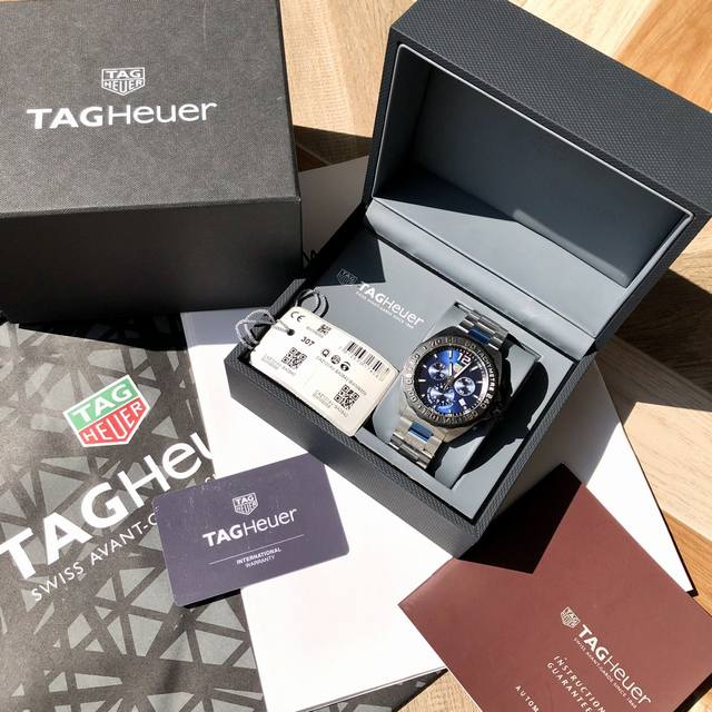 新款！高颜值已上线！Original Tagheuer 泰格豪雅F1系列，瑞石英男士腕表！表面立体裁制，原装氟胶材质表带，细腻光滑且抗汗无廉价香味。六针计时带日