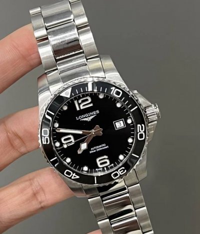 浪琴 康卡斯运动系列L3.781.4.56.6 男士自动机械腕表，表径41毫米，黑色表盘，热门新款陶瓷圈，防水深度300米，公价18980，店内现货好价出！