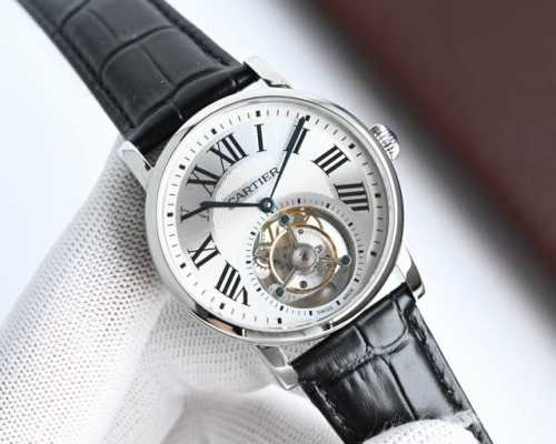 卡地亚Rotonde De Cartier Tourbillon Cadran Love陀飞轮腕表表壳精炼，为充满想象力的设计师提供了承载机械部件的理想舞台。此