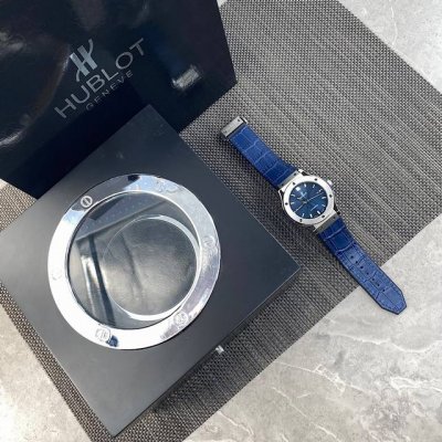 原单宇舶Hublot 恒宝 经典融合系列 ！最新推出宇舶男款45Mm，机械高端腕表，真正原单级别，所谓原单当然是从内到外，咱们机芯也是采用复刻顶级超级薄原装进口