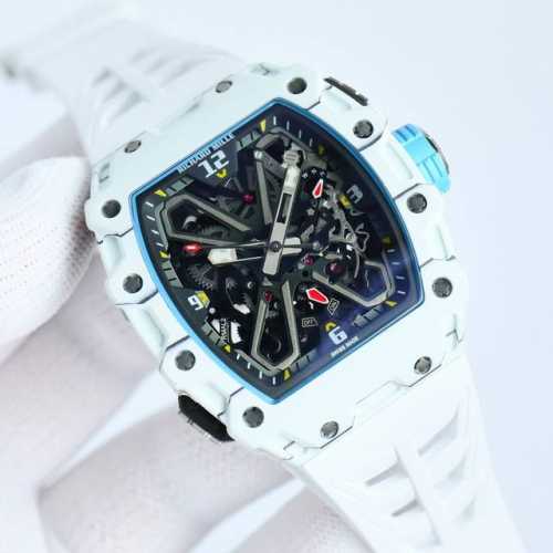 理查德米.勒Savir-Faire设计了一款名为 Rm 3 Rafaelnadal 的B 一体陀飞轮 腕表，五级Carbontpt碳纤维，表带采用马来西亚进口纯