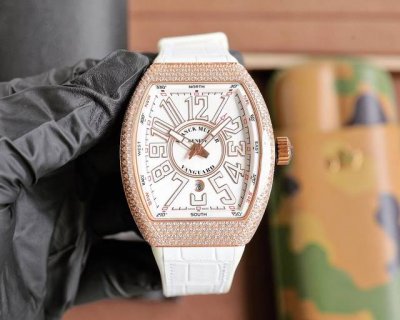 同价 法兰克 穆勒 Franck Muller V45 Sc Dt系列54*42*15Mm 全自动机械机芯 蓝光镀膜玻璃 牛皮表带底部橡胶 折叠扣 糅合运动设计