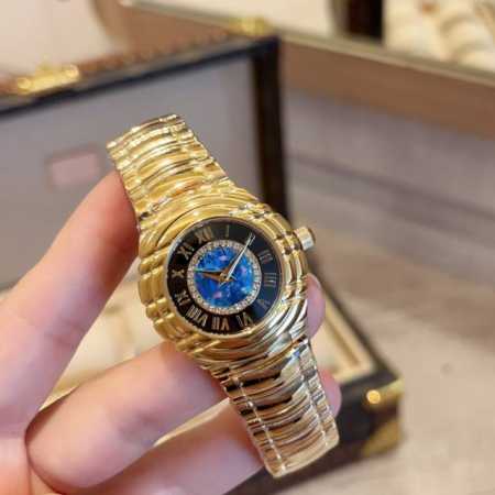 1990年伯爵 Piaget 由表坛珠宝大师发展成为珠宝巨擘，推出tanagra系列，缪斯女神piaget Tanagra伯爵贝母盘钻石刻度黄金表带款。伯爵的珠 - 点击图像关闭