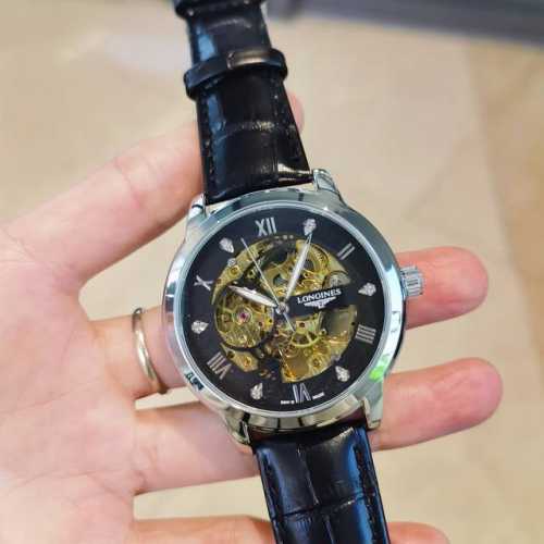 真皮表带十双按蝴蝶扣 白： ，全黑： ，浪琴-Longines优雅男士腕表 全自动机械机芯，Ips真空电镀，矿物质水晶镜面 ，精密防水 ，直径：42Mm，厚度：