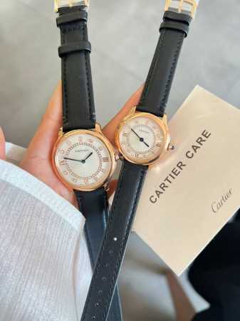 银白 玫瑰金 钢带+10 卡地亚 Cartier 最新Ronde Must系列腕表，承袭经典圆形造型，以更流畅的表壳，与更精致的表盘设计焕美新姿瞩目回归。经典的 - 点击图像关闭