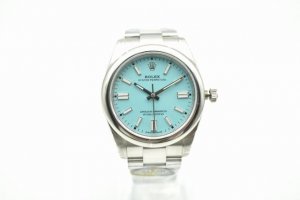 C Factoty 劳力士 Rolex 恒动匠心之作来袭： 1搭配 机芯，动力储存40小时，所有刻字、Logo与原装一致； 2与原装一致厚度12Mm，表径41M