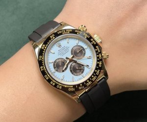 新品 劳力士Rolexbobo全新升级迪通拿系列采用316精钢表壳 表带，保险扣，进口机械机芯，超强耐磨镀膜镜面，尺寸40Mm人生分分秒秒走 卻又無時無刻回 而