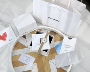渠道货源！ 全网独家发售。 三宅一生女士石英手表 来自日本设计师 深泽直人之手，为庆贺issey Miyake手表20周年设计，又一具有代表惊喜力作，延续经典，