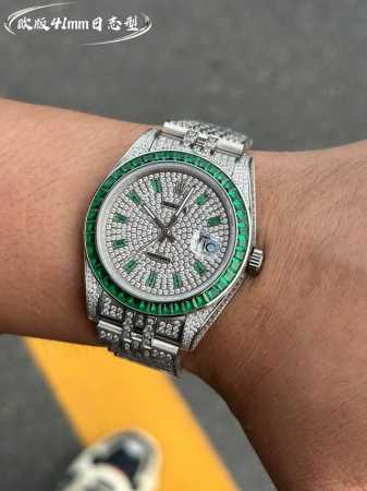 白 -金 欧版毒物41Mm日志型 毒家推荐欧版满钻日志型！ 劳力士rolex 震撼来袭！ 新款蚝式恒动日志系列 41腕表，堪为宝石镶嵌腕表系列之瑰宝。 永恒黄金 - 点击图像关闭