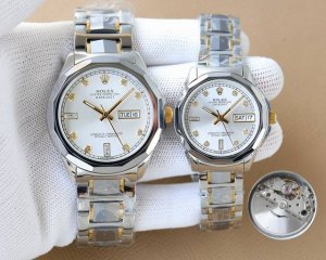 最新情侣腕表劳力士-Rolex 商务休闲男士机械腕表 进口日本原装西铁城8205 钨钢间316L精钢壳套 超级蓝宝石玻璃镜面 直径42Mm 女装32Mm 尊贵奢