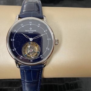 442050Mm 江诗丹顿 Vc Fl1 真飞轮手动机芯 全新Traditionnelle传袭系列陀飞轮腕表 经典设计焕然一新 展现出制表传统与现代美学的和谐相