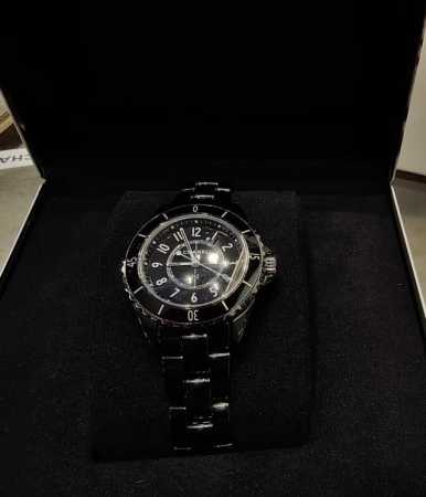 香奈儿J12黑陶瓷 时尚界的宠儿 表盘：34Mm 已使用 A级 无配件 市场参考价：￥p48750 品真阁售价：￥p15340#手腕上的魅力 - 点击图像关闭