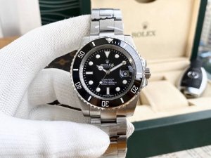 劳力士水鬼陶瓷圈 超强夜光 类型：3针水鬼系列男款腕表 表带：顶级316精钢表带 机芯：进口全自动机械机芯 材料：蓝宝石镜面 尺寸：直径40Mm 厚12Mm 表