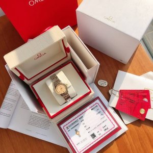 P 新款独家首发！一表三码、底盖 、保卡、吊牌一一对应！原单硬货！Omega欧米茄钻石腕表！ 典雅系列以其经典优雅的设计，吸引了众多忠实支持者。此系列表款风格简