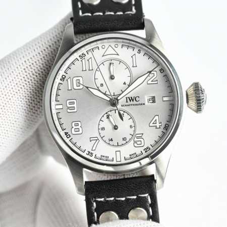 Tw新品 颜值巅峰 Iwc 旗下最耀眼的明星，万国 长动能月相专家。全新 飞行员系列 Iw51584 透底腕表。R33 表壳 316L精钢表壳，打磨抛光非常圆润 - 点击图像关闭