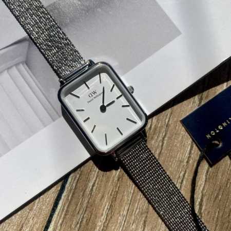 配盒 到货！到货！范冰冰代言新品上市！！纯原正品daniel Wellington，新款dw有货！全新设计小方形表盘，316精致表带，原装机芯，专柜对比无压力！ - 点击图像关闭