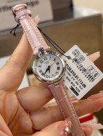 天梭女人 最新款 最新款 最新款 嘉丽系列 T126.010瑞士石英女表 ！灵感于古罗马建筑，因其小巧迷人，也被爱称为“小美人” 宠爱自己不需要理由，天梭为女性