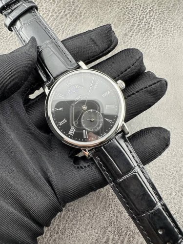 Hk颜值巅峰 Iwc旗下最耀眼的明星，万国长动能月相专家。 全新的复刻版系列Iw544805透底腕表。 表壳 316L精钢表壳，打磨抛光非常圆润。小秒针盘位于6