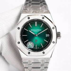 爱彼大热门超薄钢王 2正式上线！ 1定制版Cal.2121机芯 基础模组源自日本西铁城9015机芯 2调日历的功能和正品一致！ 3盘面颜色沉毅稳健 深邃如海 “