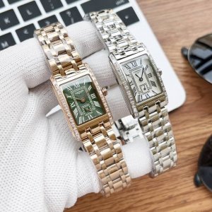 白壳 金 新款首发。浪琴-Longines新款 戴卓维纳，水晶方钻系列 精致两针半女士腕表 高端配置 搭配精准进口石英机芯 拱形镀膜玻璃 316精钢表带 直径3