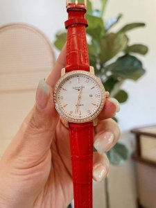 金+20钢带+20陶瓷40最新浪琴 女表 原装进口石英机芯 钢化玻璃 316L精钢表壳 直径女30Mm 厚8Mm如果今天的阳光停止了它耀眼的光芒。那么你的一个微
