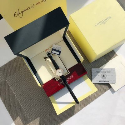 浪琴嘉兰女装石英系列,经典不败的浪琴超薄嘉岚系列-飞翼沙漏品牌所拥有的古老美学传统,淋漓尽致地展现了出来。 表壳弧形勾出超薄造型的标志性特色,展现简约斯文的气质 浪琴嘉兰女装石英系列,经典不败的浪琴超薄嘉岚系列-飞翼沙漏品牌所拥有的古老美学传统,淋漓尽致地展现了出来。 表壳弧形勾出超薄造型的标志性特色,展现简约斯文的气质