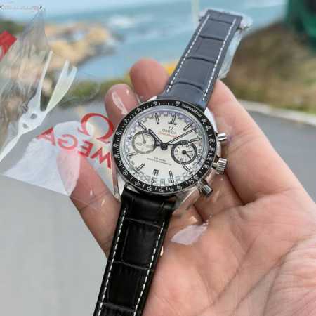2210欧米茄超霸系列赛车计时腕表44.25毫米至臻天文台计时表 型号：329.32.44.51.01.001 1957年，欧米茄推出专为赛车运动而设计的[Sp - 点击图像关闭