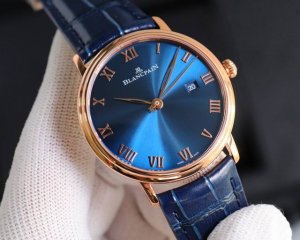 白 金玫 宝珀经典系列 搪瓷表盘 柳叶针 罗马刻度 简洁明快 犹如腕间绅士 经典非凡 细节如下 1 表壳 表径40Mm 厚度9.5Mm 表肩和表壳交接的线条明显