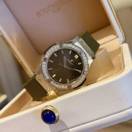 白光 玫光 ，半钻50，满钻100 新力作 原版开模 最高版本复刻 宇舶Hublot 恒宝 经典融合系列 女款高端腕表！最新推出宇舶女款33Mm腕表，在高端复刻 - 点击图像关闭