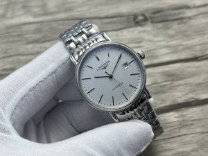 白 金 浪琴-Longines 瑰丽系列 确保采用原版式抛光和拉丝工艺，高硬度水晶镜面，更加透彻明亮，文字，典雅的精髓奥妙 全自动机械机芯，表壳使用316精钢，