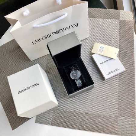 原单正品 特殊渠道货 ！Armani 阿玛尼女表。小仙女必备！型号Ar11245、表盘32Mm 完美尺寸！作为最受欢迎的款式之一，就一定会有各种层出不穷的版本。 - 点击图像关闭