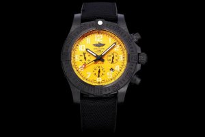 百年灵 Breitling 原装的碳纤维纹路 究级新作 百年灵复仇者飓风系列45Mm计时码表两年前购入原装拆解检验，经制表师多次努力，终破解沿袭Breitlig