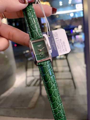 皮带 钢带 独家实拍，认准品质与细节 新款上市 浪琴表黛绰维纳系列石英女士腕表，意式生活邂后现代优雅，精致优雅知性，高端配置，搭配进口石英机芯，拱形玻璃镜面，精