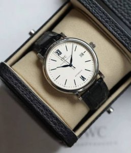 万国柏涛菲诺红60 蓝针机械表Iw356527 40Mm白色表盘 自动上链#腕表 #时间的艺术品 #男表 #