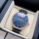 玫瑰金+20Iwc柏涛菲诺系列Iw3 01腕表是品牌推出的第一款配备全新自主研发全历模块的作品！ 而其他款式不同，此次表盘采用“上下双眼”布局，12点字位显示星