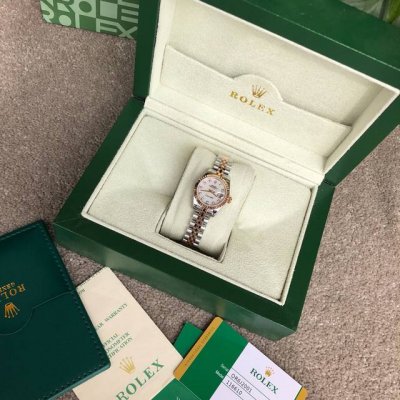 劳力士女装日志型28㎜日志系列，装瑞士原装机芯！女装日志型的蚝式表壳是坚固优雅、完美比例的典范，采用316L不锈钢来锻造不锈钢腕表表壳，具备高抗腐蚀性，这种超合