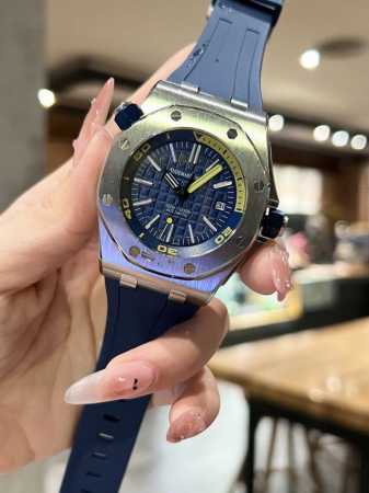 爱彼A Audemars Piguet 15710St.Oo.A002Ca.01皇家橡树离岸型 男士机械腕表，搭配全自动机械机芯 反炫光玻璃 采用磨砂表壳，搭配 - 点击图像关闭