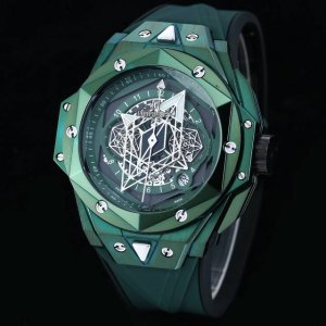 全新爆品hublot宇舶表全新big Bang Sang Bleu Ii刺青二代腕表 恒宝最热门款 史上最复杂钢壳工艺重大突破 运用立体几何图形，呈现出精妙的浮