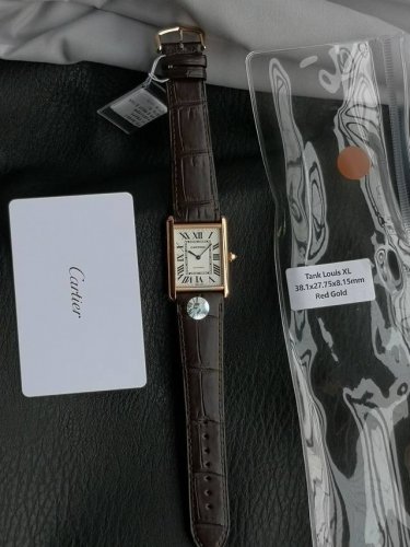 F1 Factory2025 年度收官之作！原装1：1精密！最新一代卡家Tank Louis Xl Automatic 尺寸38.1*27.75*8.18Mm