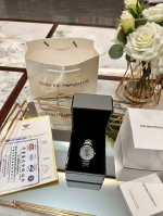 原单160 图片同款包装包装 Armani满天星原单到货 Armani表壳：316L精钢表镜：强化矿物质玻璃表带：316L精钢表扣：双按扣 尺寸：33Mm缠绕于